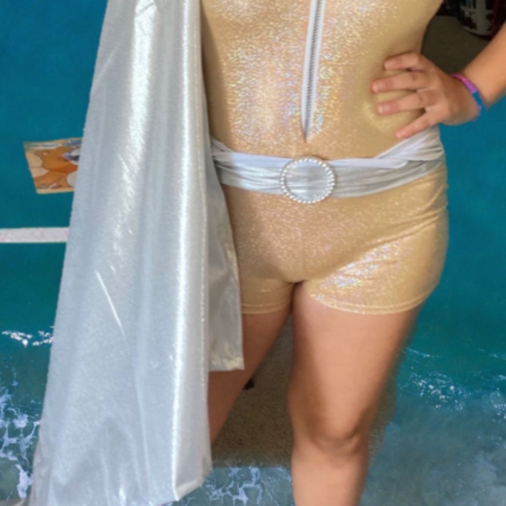 Fun Fashion size 12-14